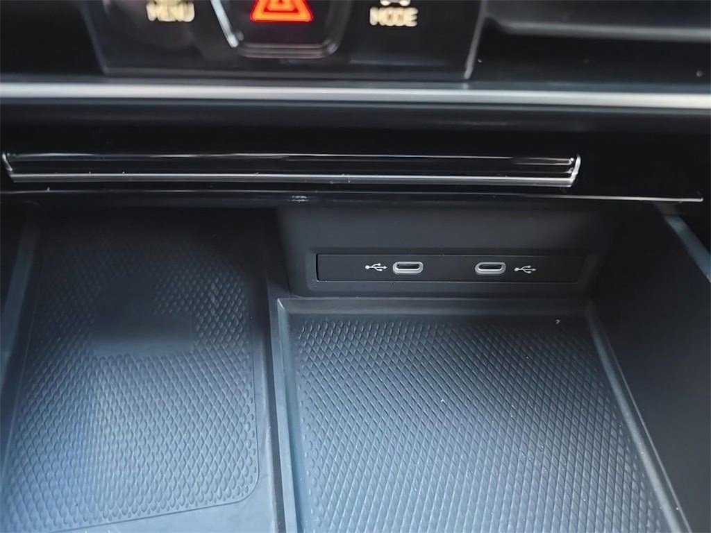 Used 2024 Volkswagen Atlas Cross Sport SE w/ Panoramic Sunroof Package image 16