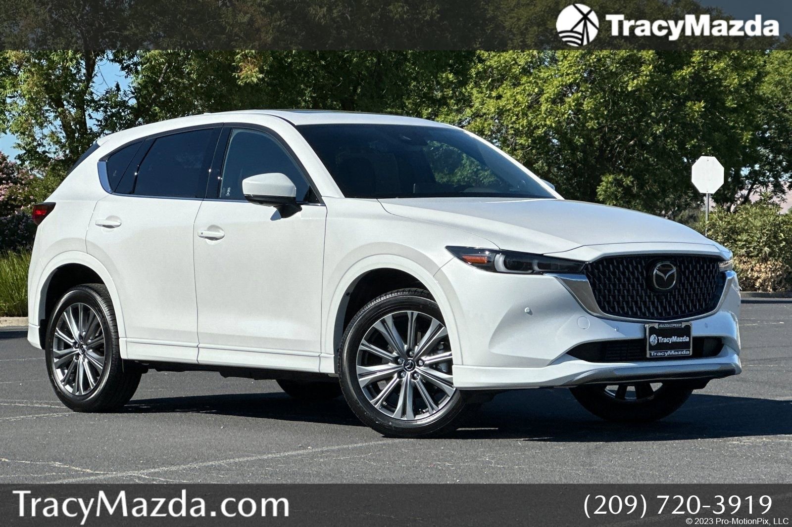 New 2025 MAZDA CX-5 Signature image 1