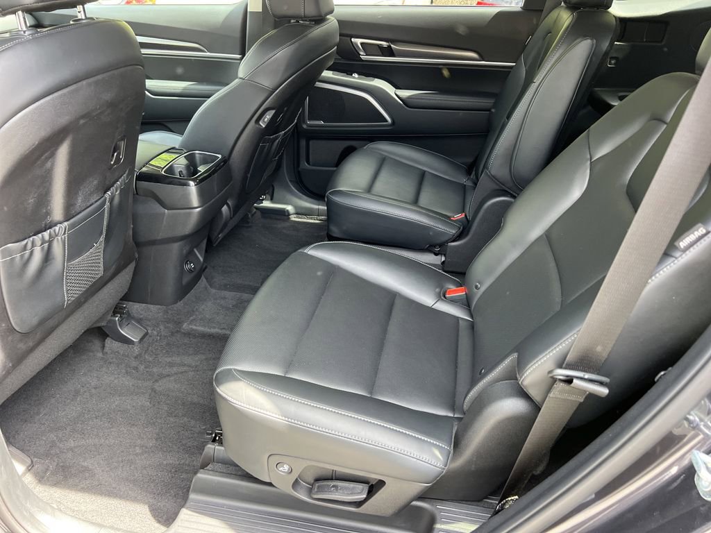 Used 2025 Kia Telluride S FWD image 17