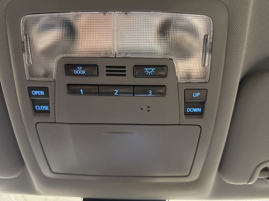 Used 2017 Toyota Highlander XLE image 39