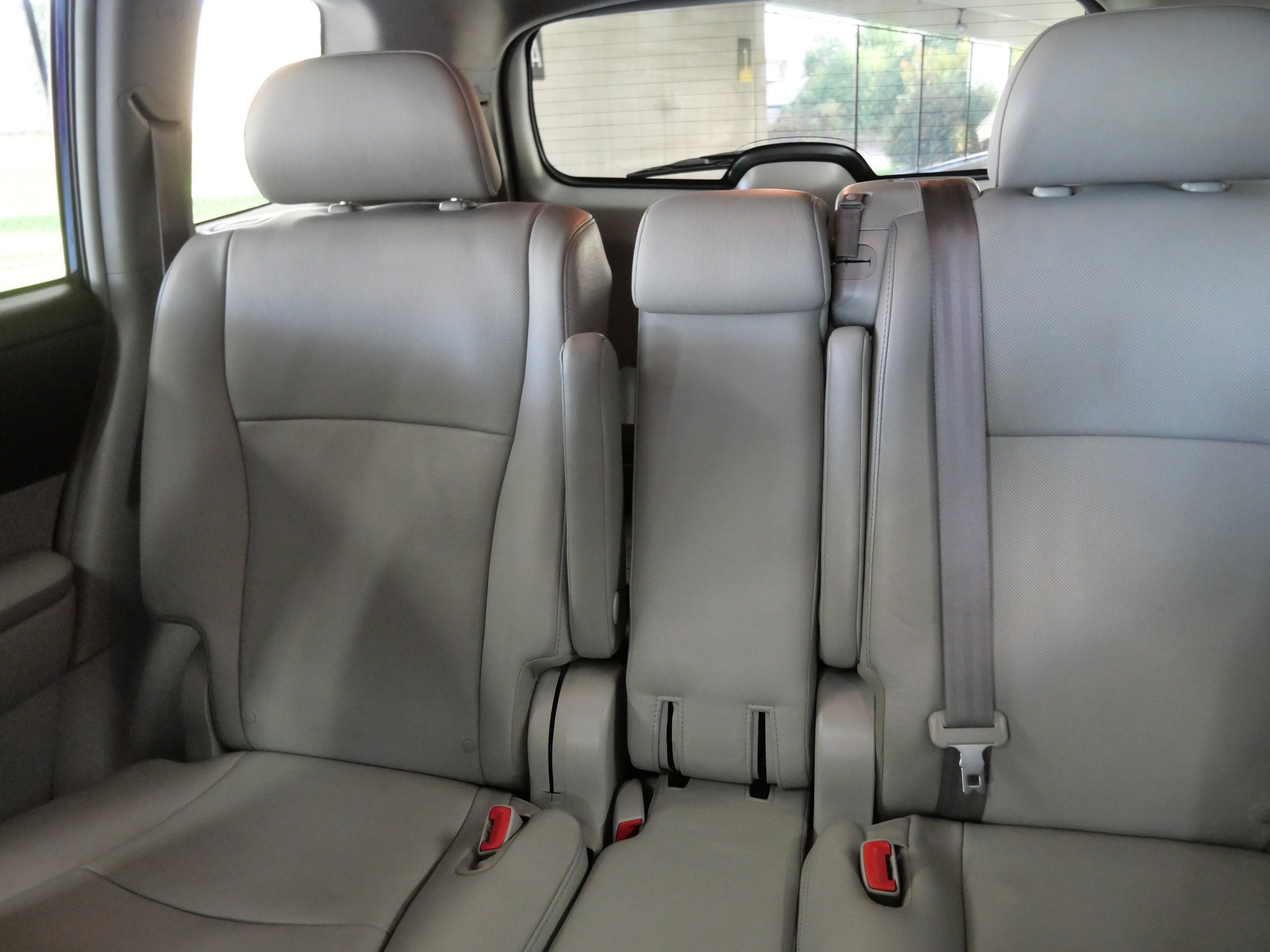 Used 2012 Toyota Highlander Limited w/ Tow Pkg AWD/4WD image 13