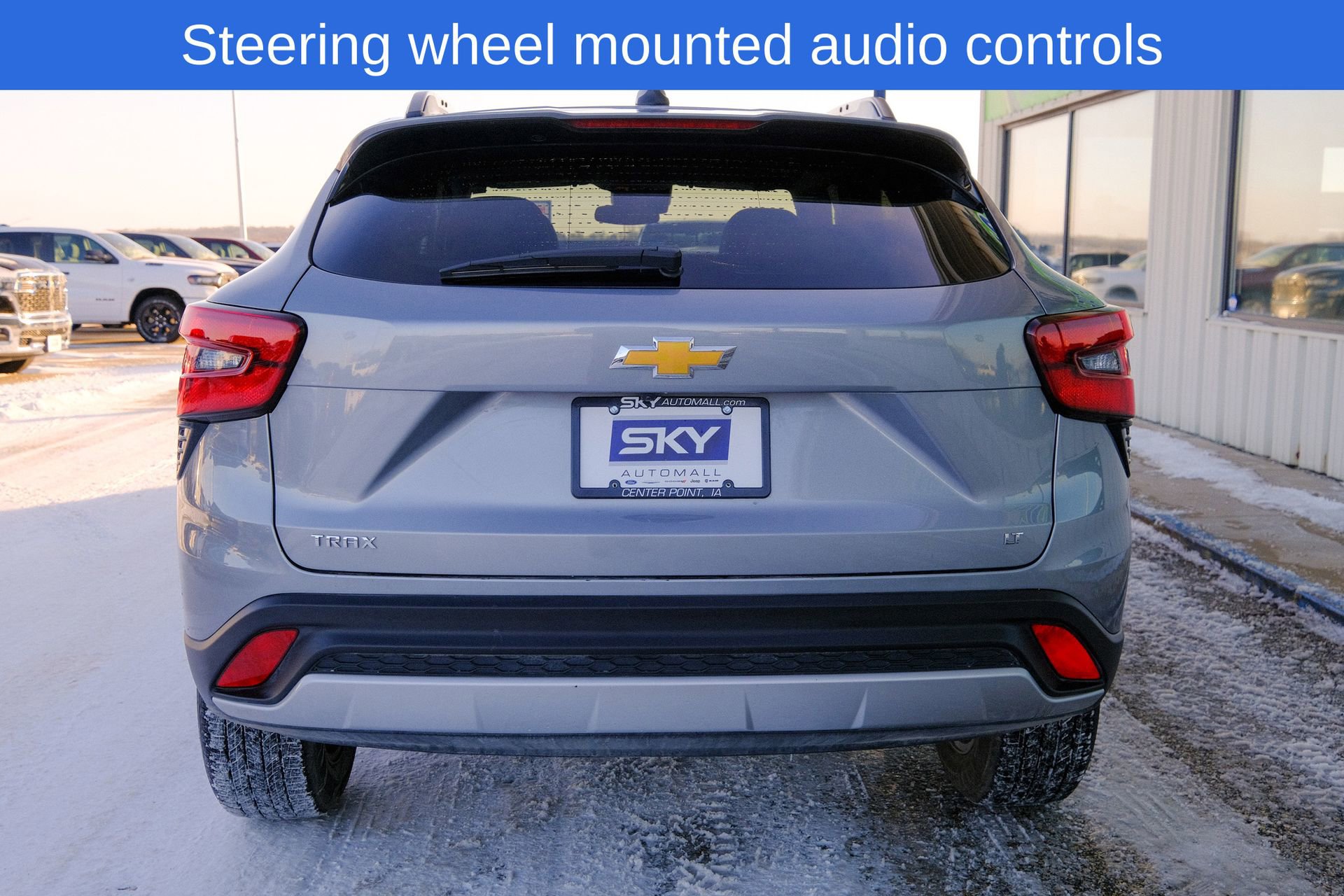 Used 2025 Chevrolet Trax LT image 7