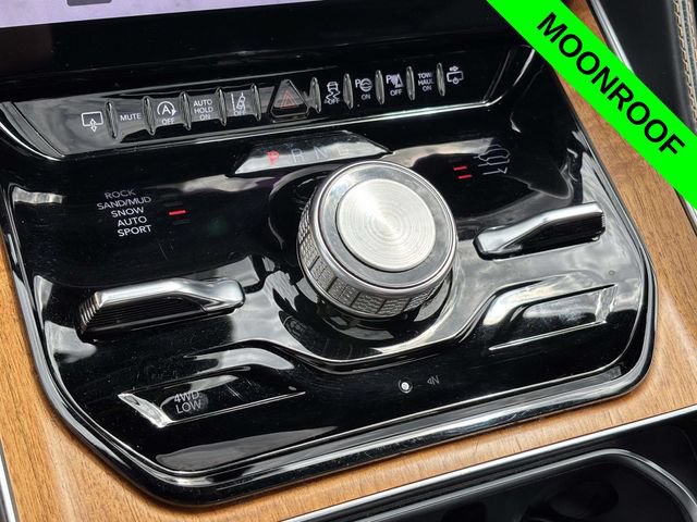 Used 2024 Jeep Grand Wagoneer L Series III AWD/4WD image 23