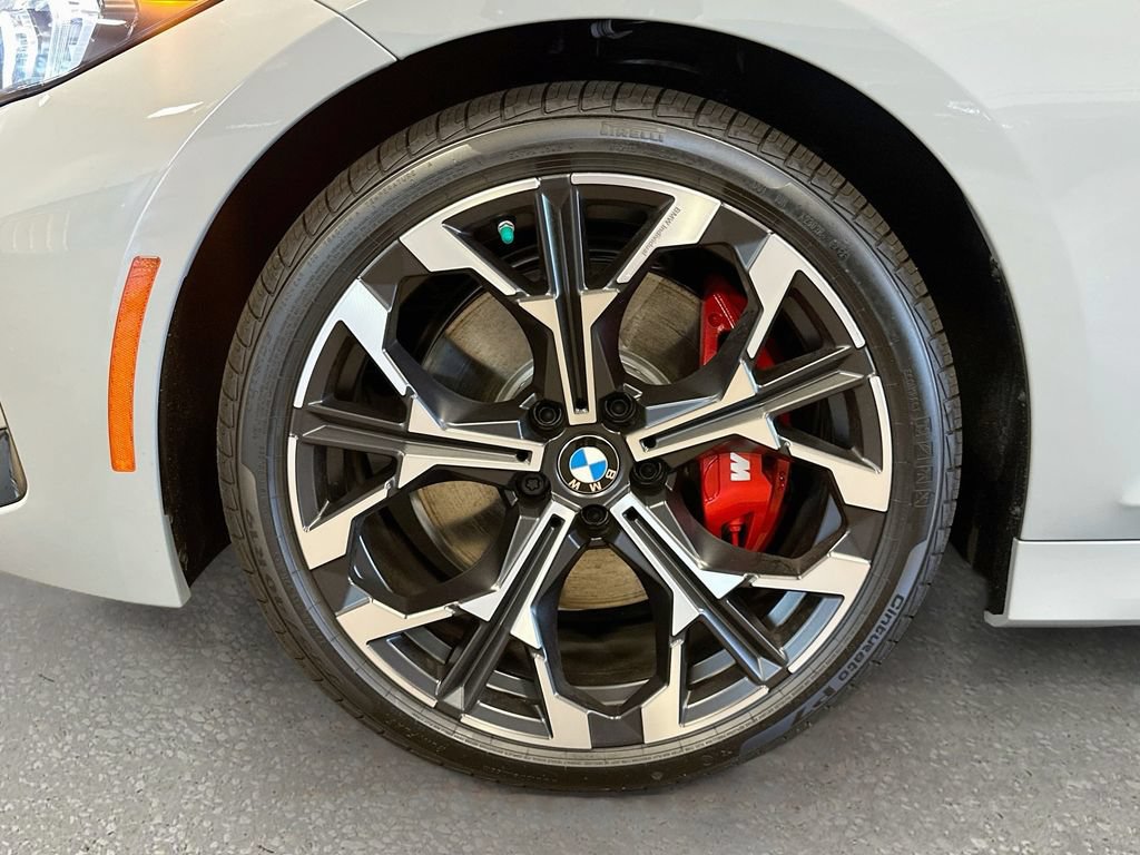 New 2026 BMW 330i xDrive Sedan w/ M Sport Package AWD/4WD image 32