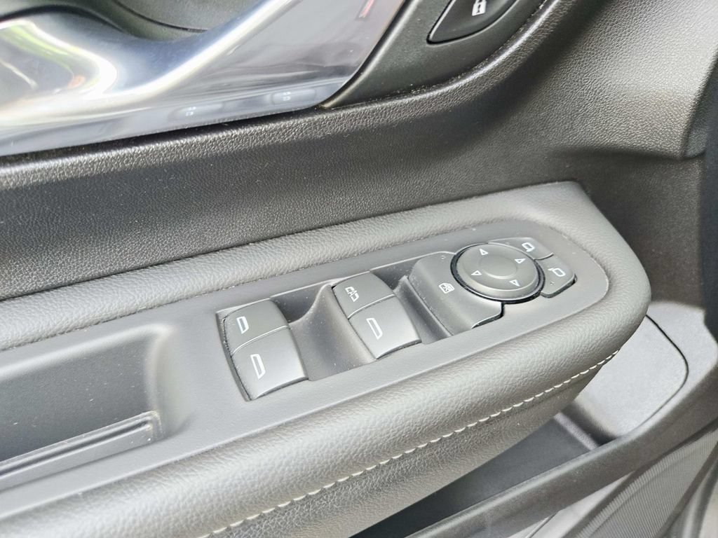 Used 2024 GMC Terrain SLE w/ Driver Convenience Package FWD image 36