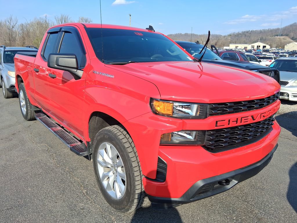 Used 2019 Chevrolet Silverado 1500 Custom w/ Custom Value Package AWD/4WD image 1