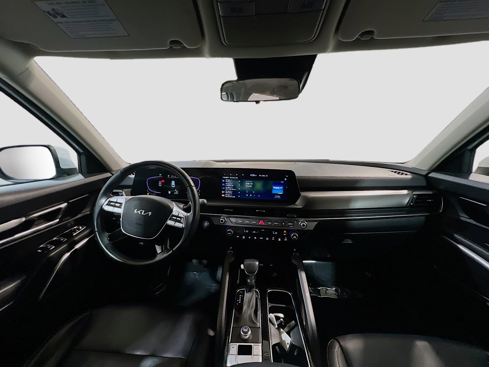 Used 2024 Kia Telluride S image 17