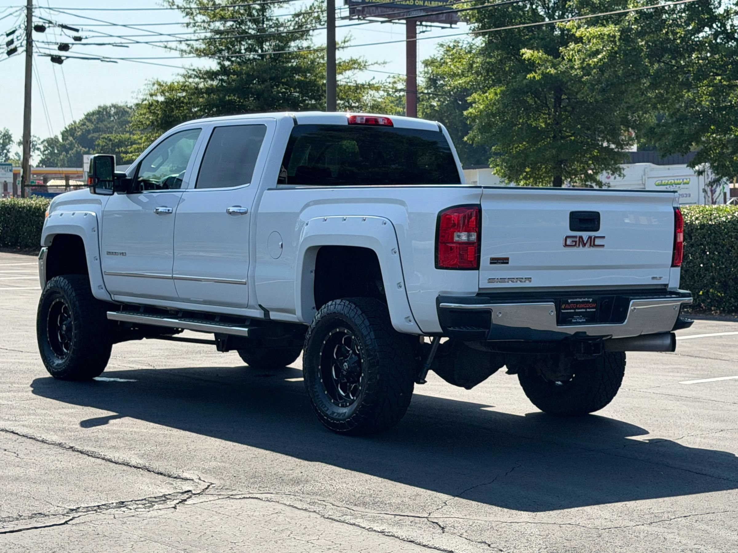Used 2016 GMC Sierra 2500 SLT w/ Duramax Plus Package AWD/4WD image 8