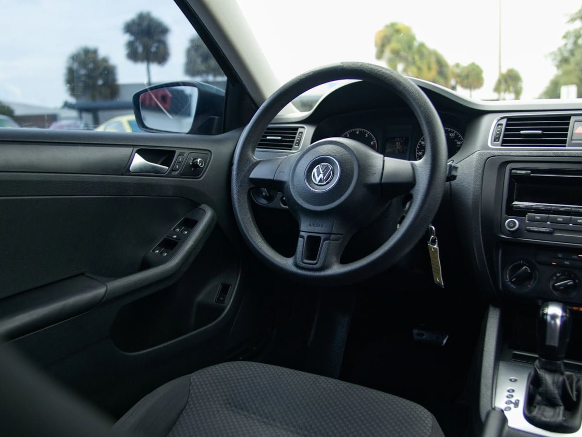 Used 2013 Volkswagen Jetta S FWD image 21