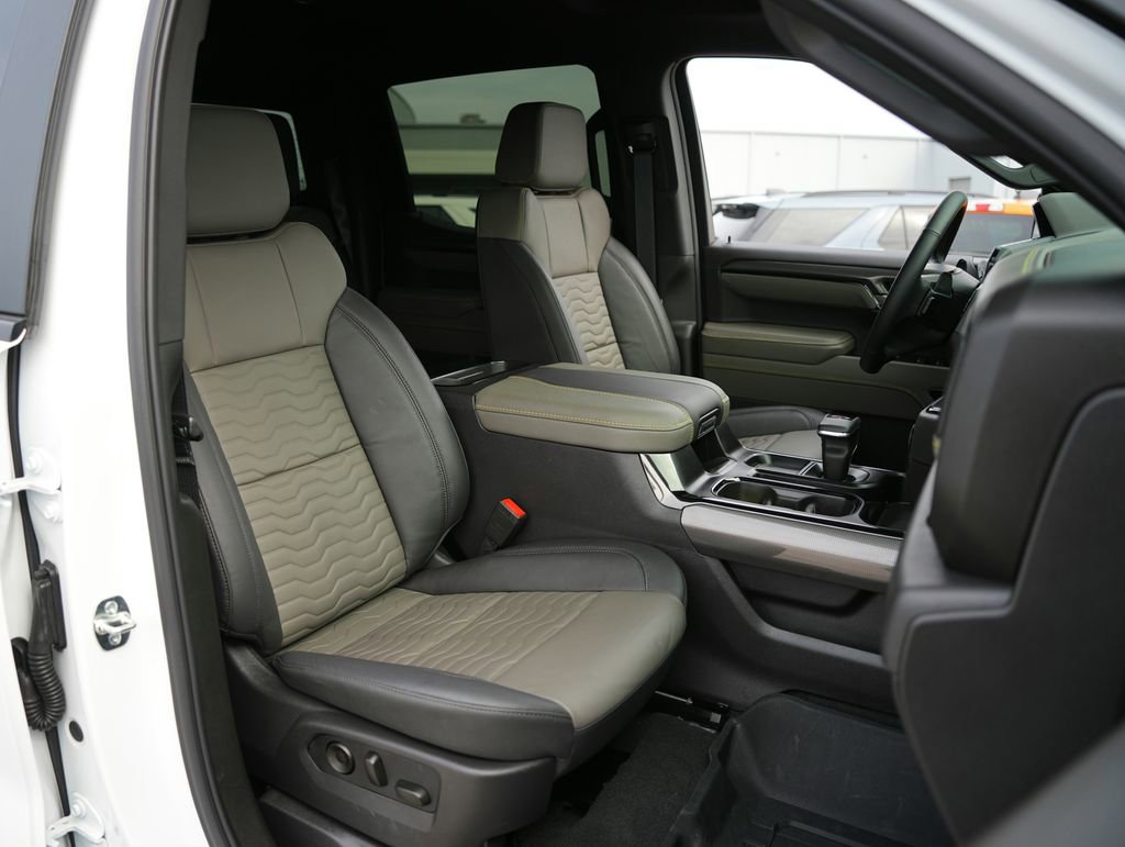 Used 2026 Chevrolet Silverado 1500 ZR2 w/ Dark Appearance Package image 28