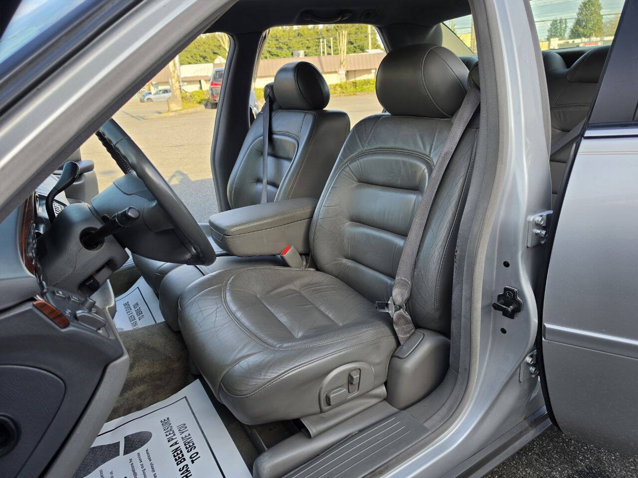 Used 2000 Cadillac De Ville FWD image 24