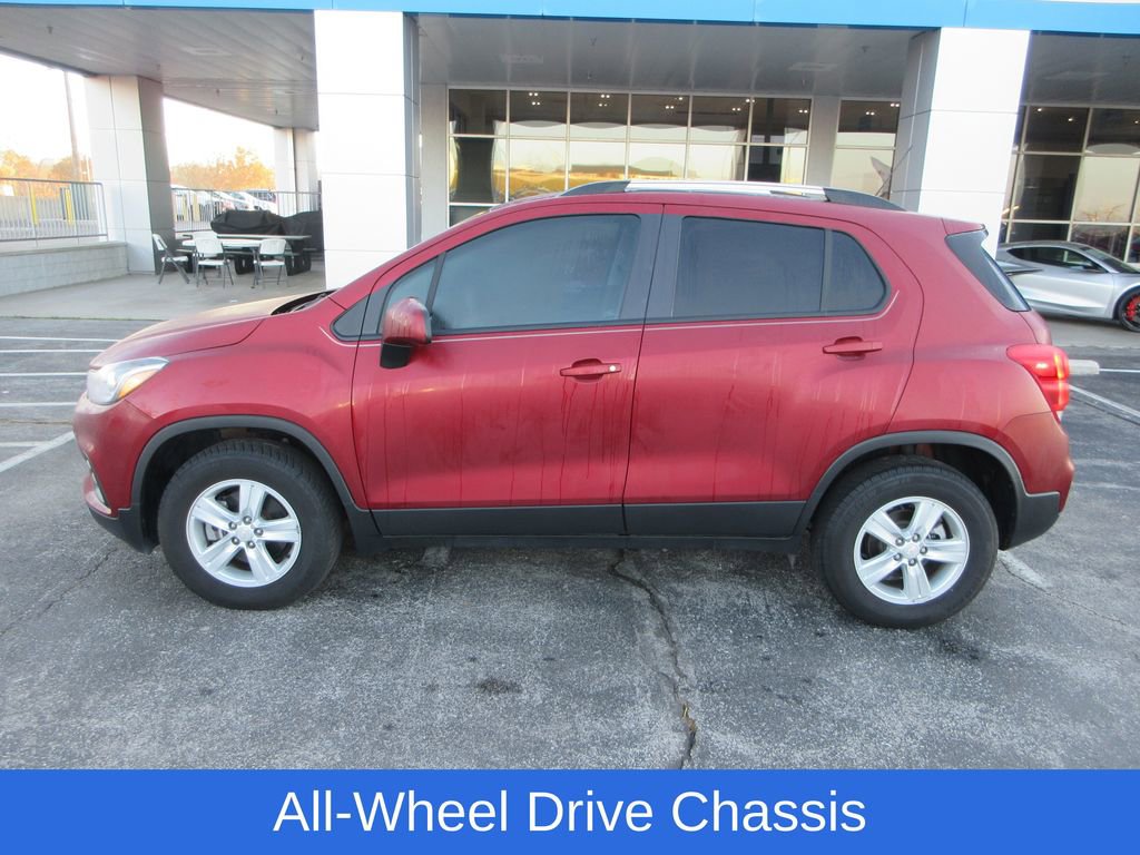 Used 2022 Chevrolet Trax LT image 2