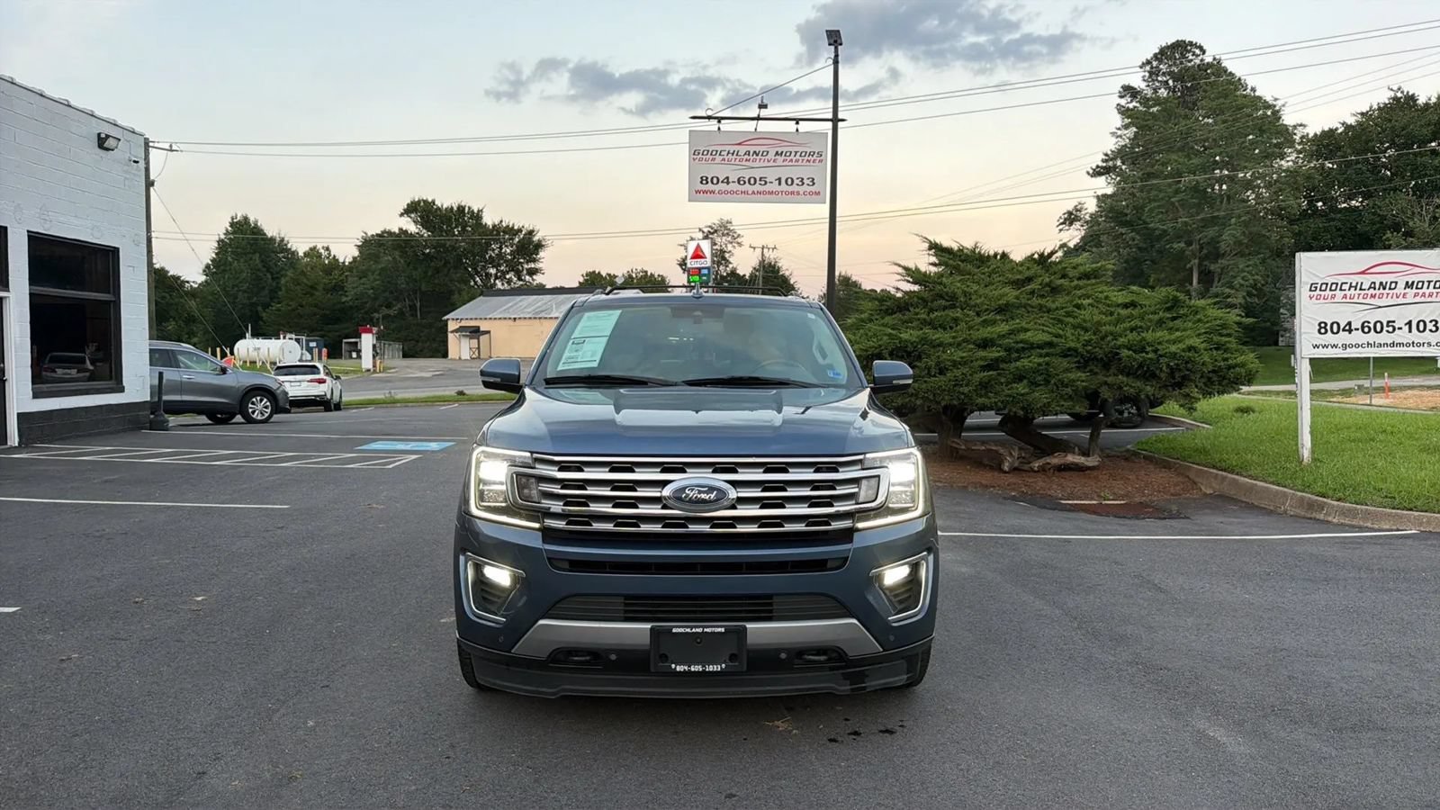 Used 2018 Ford Expedition Limited w/ Equipment Group 301A AWD/4WD image 2