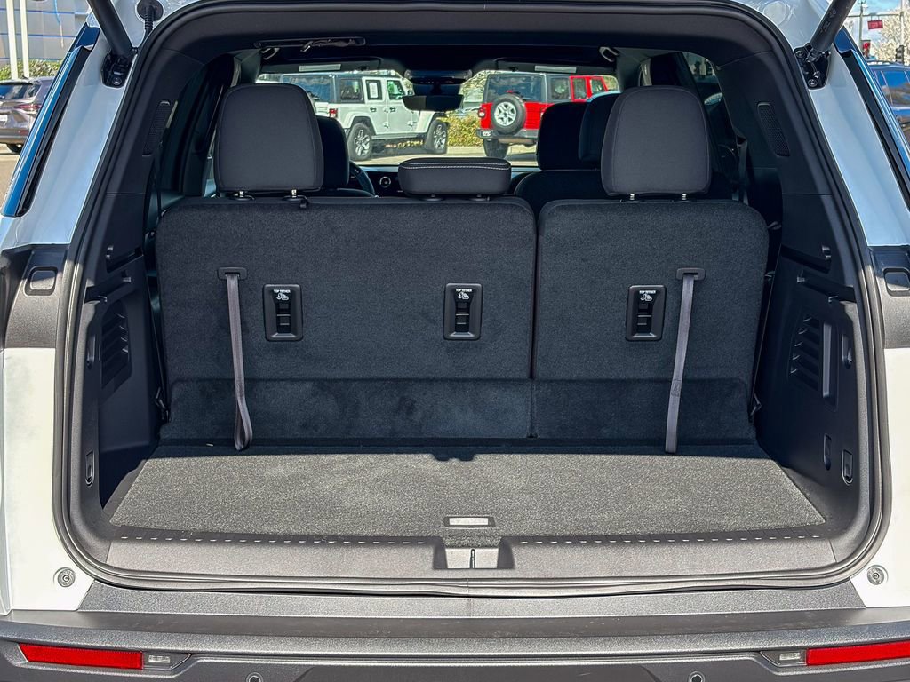 New 2026 Chevrolet Traverse LT w/ Enhanced Driving Package image 25