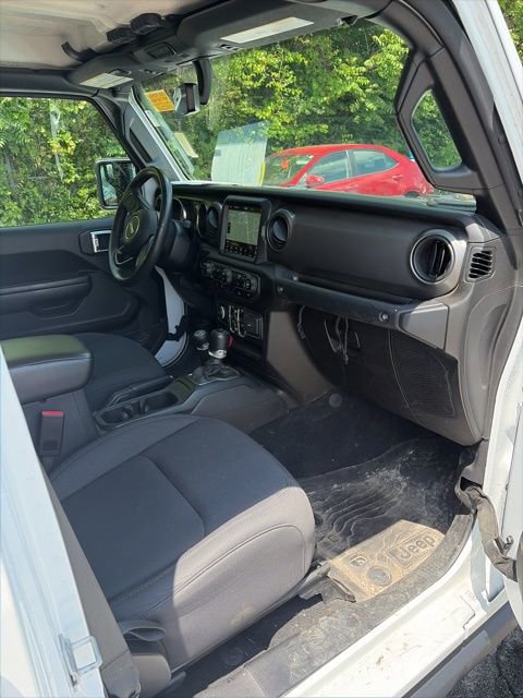 Used 2022 Jeep Gladiator Willys AWD/4WD image 21