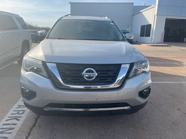 Used 2020 Nissan Pathfinder Platinum image 3
