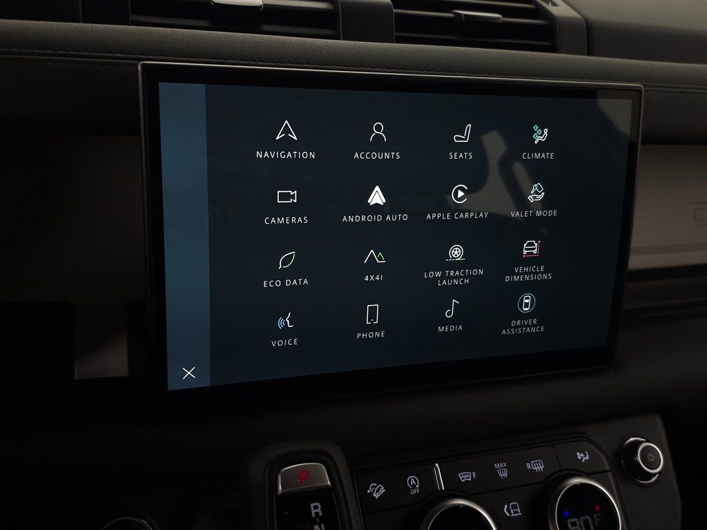 Used 2025 Land Rover Defender 110 S image 27