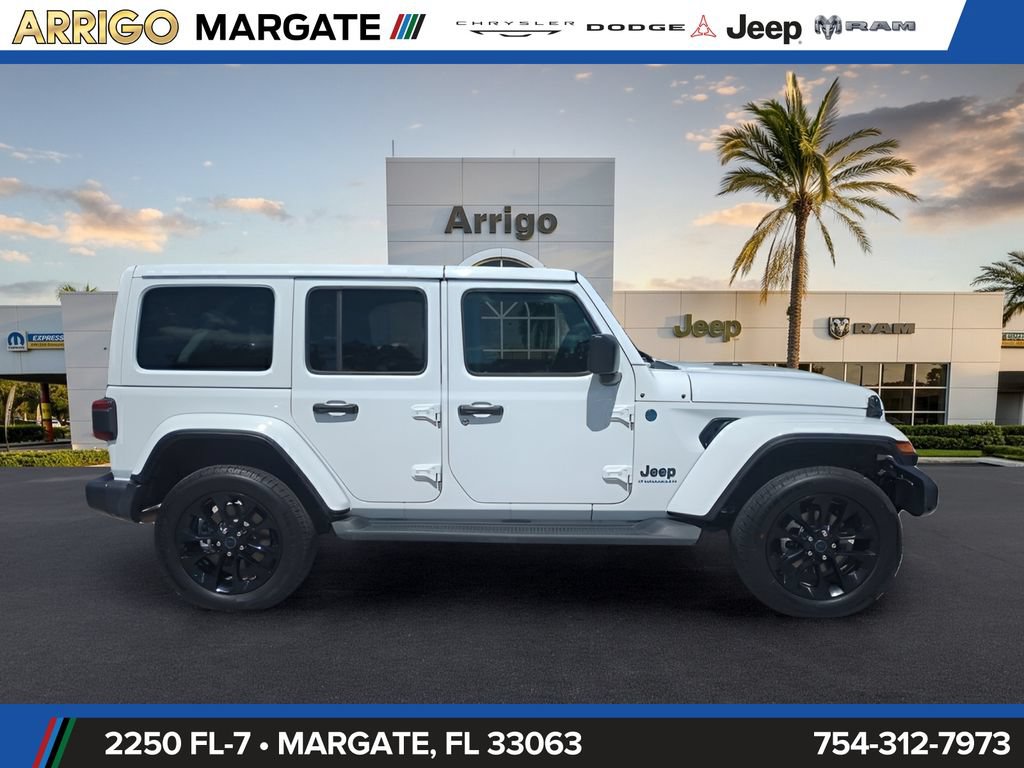 Used 2025 Jeep Wrangler Unlimited Sahara AWD/4WD image 4