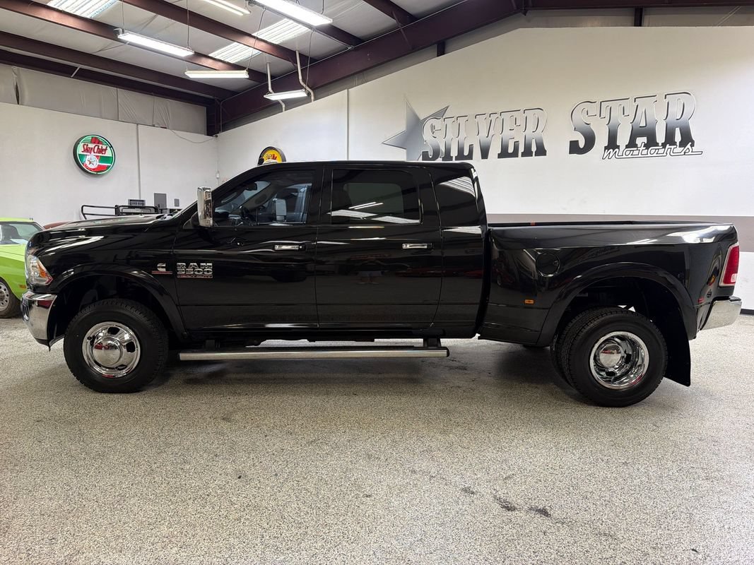 Used 2018 RAM 3500 Laramie w/ Convenience Group AWD/4WD image 3