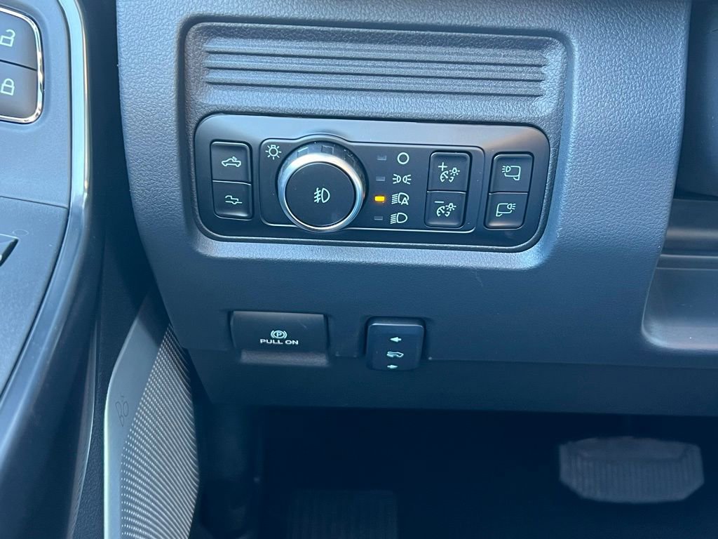 New 2026 Ford F350 Platinum w/ FX4 Off-Road Package image 36