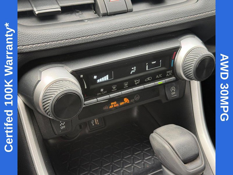 Used 2025 Toyota RAV4 LE AWD/4WD image 28