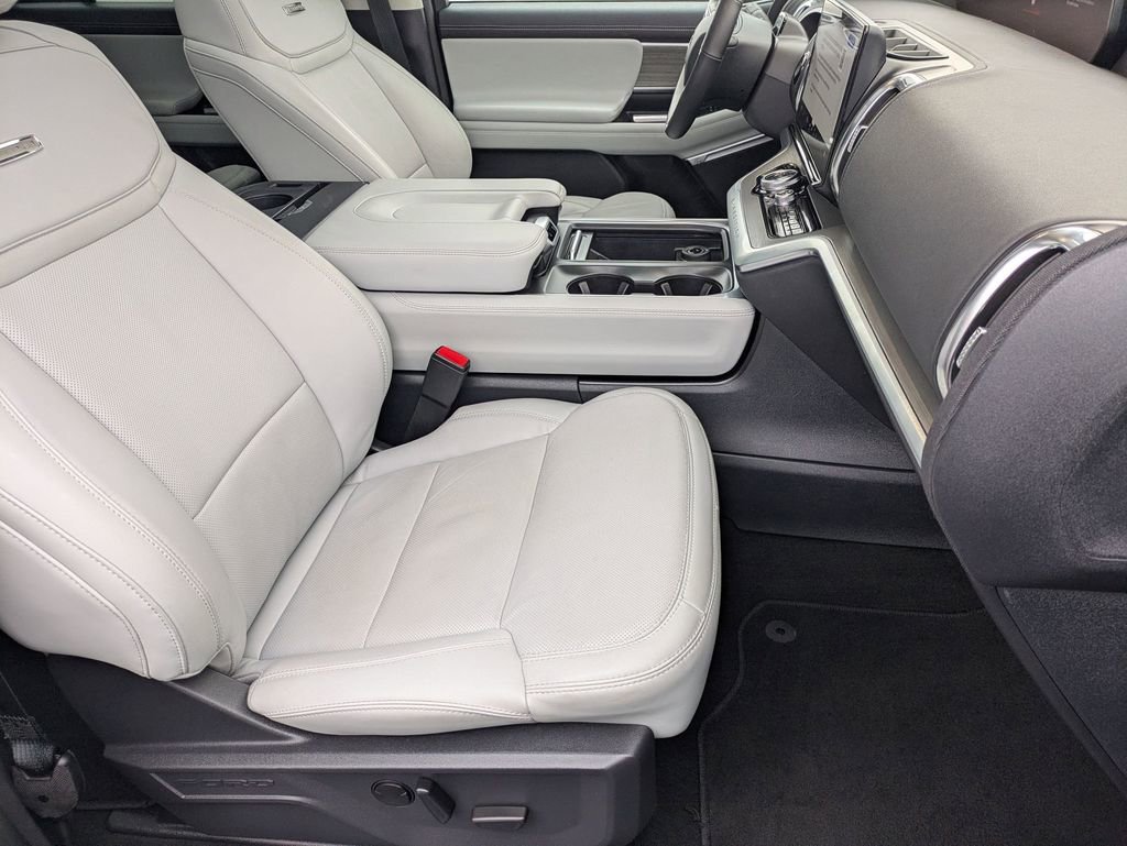 Used 2025 Ford Expedition Max Platinum AWD/4WD image 22