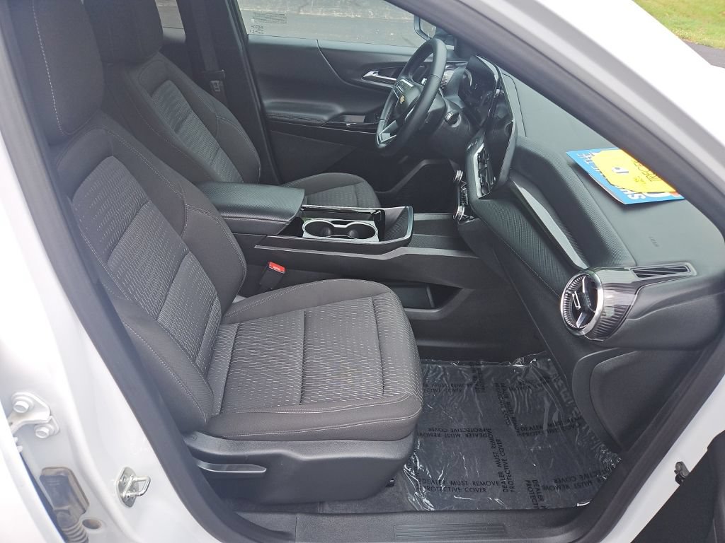 Used 2025 Chevrolet Equinox LT AWD/4WD image 32