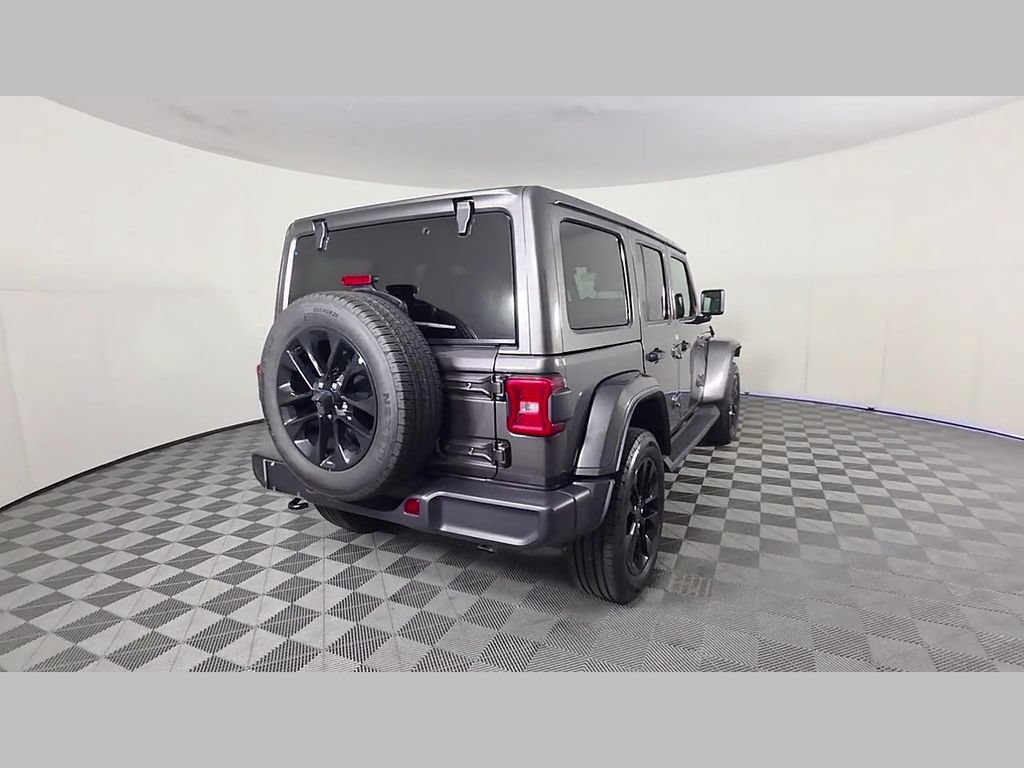 Used 2025 Jeep Wrangler Unlimited Sahara AWD/4WD image 42