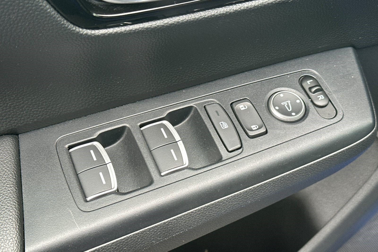 Used 2024 Honda CR-V EX-L image 14