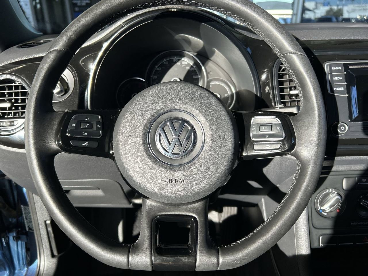 Used 2019 Volkswagen Beetle 2.0T S image 19