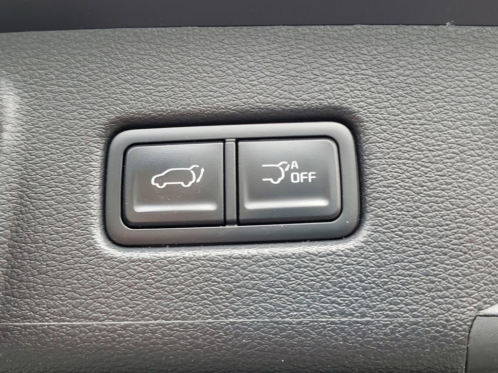 Used 2025 Kia Telluride EX w/ EX Captain's Chair Package image 6