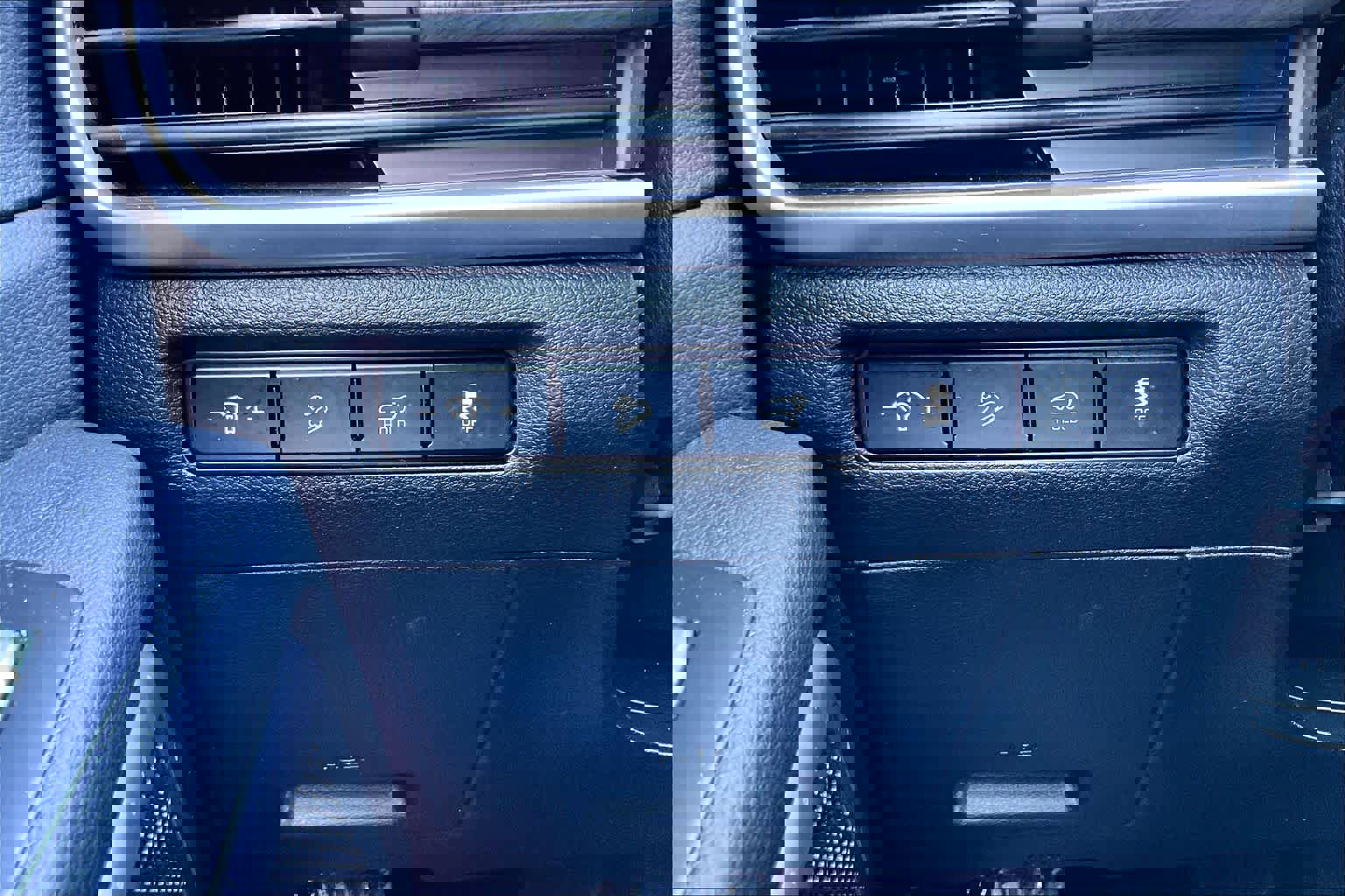 Used 2024 Kia Telluride EX w/ EX Captain's Chair Package image 33