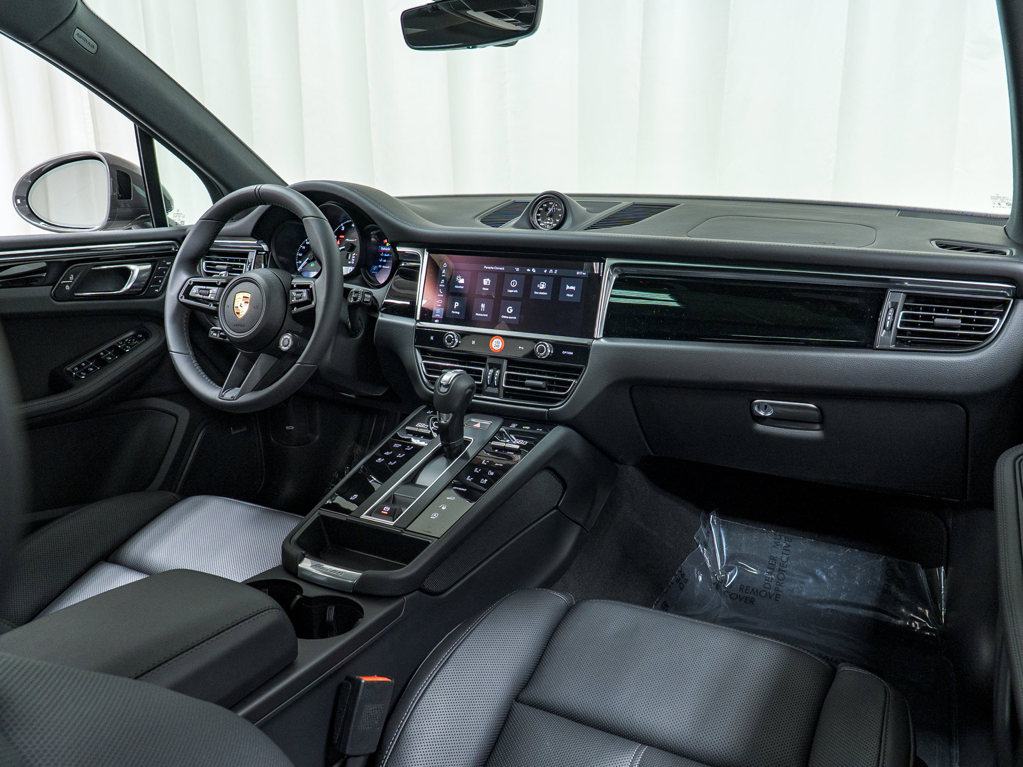 New 2025 Porsche Macan Turbo image 18