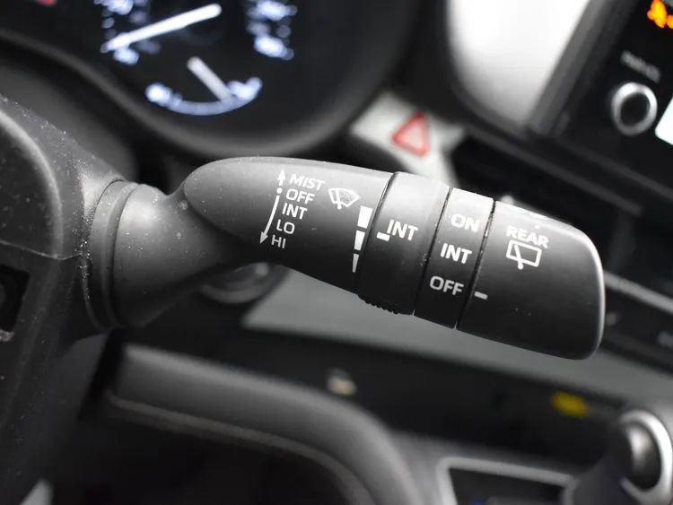 Used 2025 Toyota Sienna XLE image 27