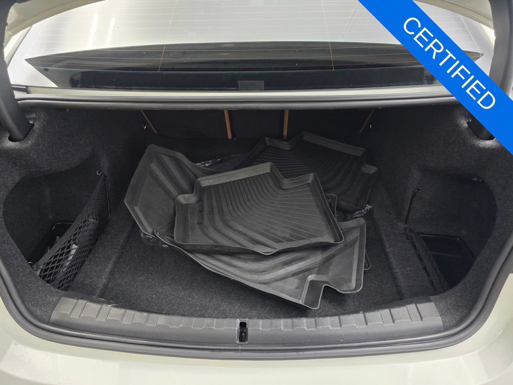 Certified 2022 BMW 330i Sedan w/ Premium Package RWD image 16