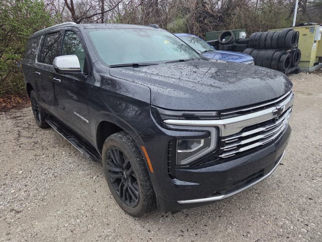 Used 2025 Chevrolet Suburban Premier image 3