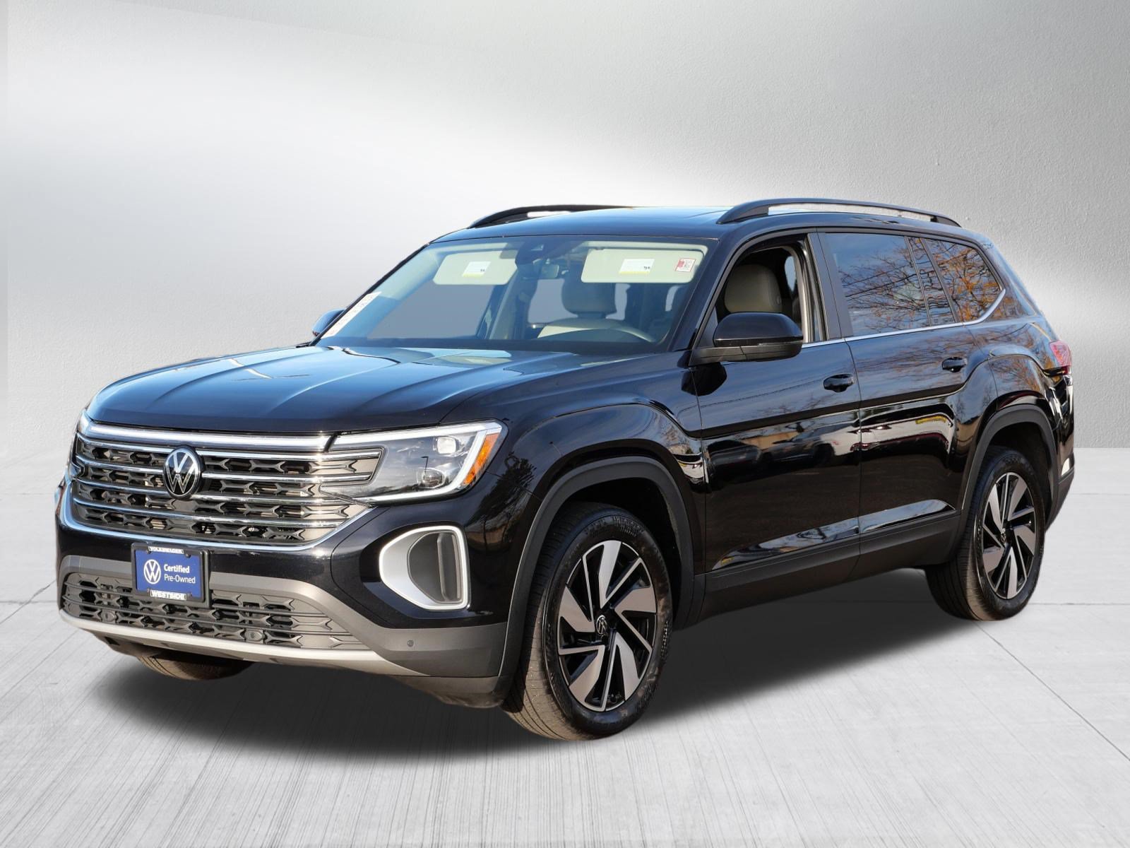Certified 2024 Volkswagen Atlas SE w/ Panoramic Sunroof Package AWD/4WD image 3