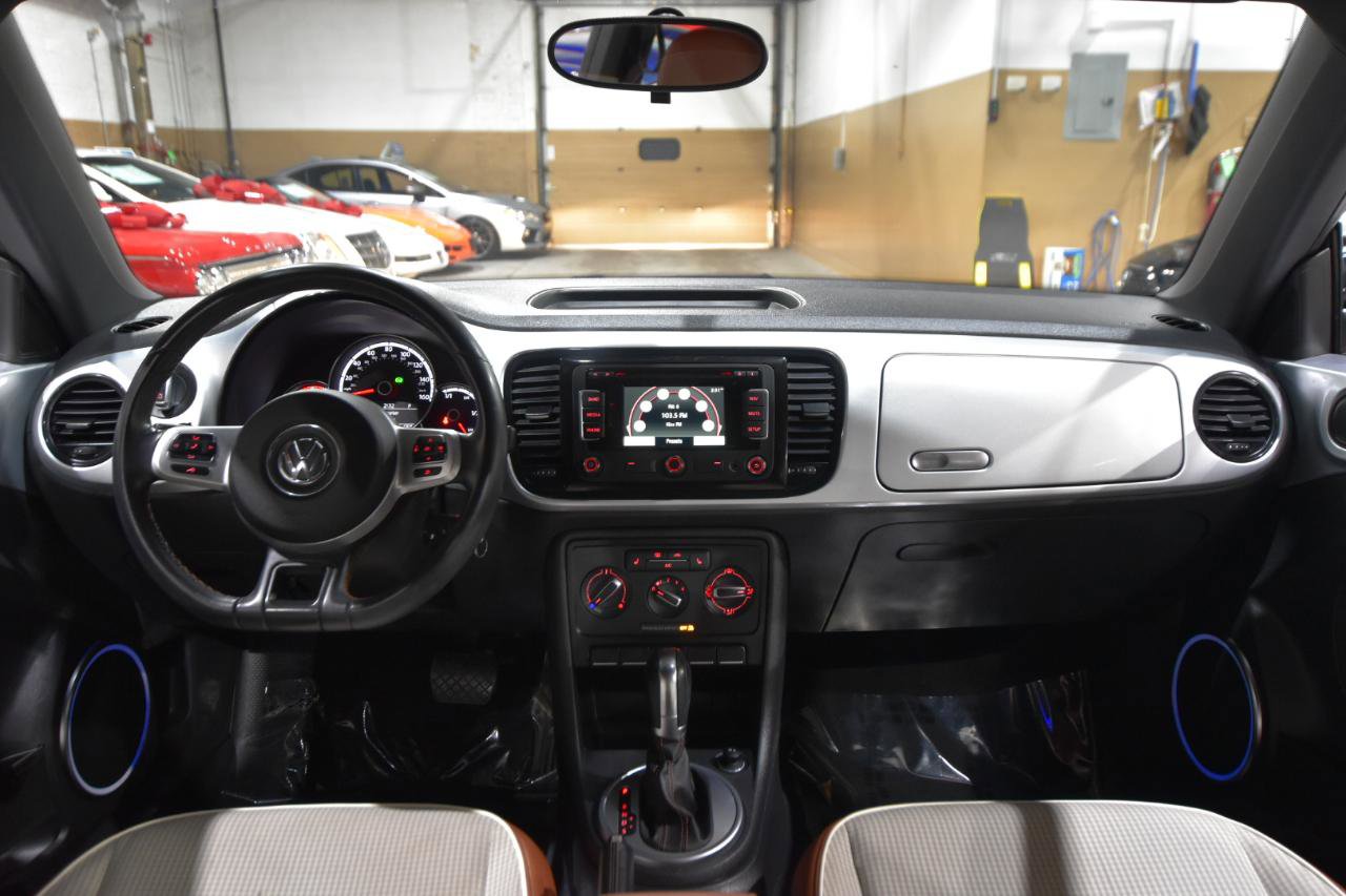 Used 2015 Volkswagen Beetle 1.8T Classic FWD image 28