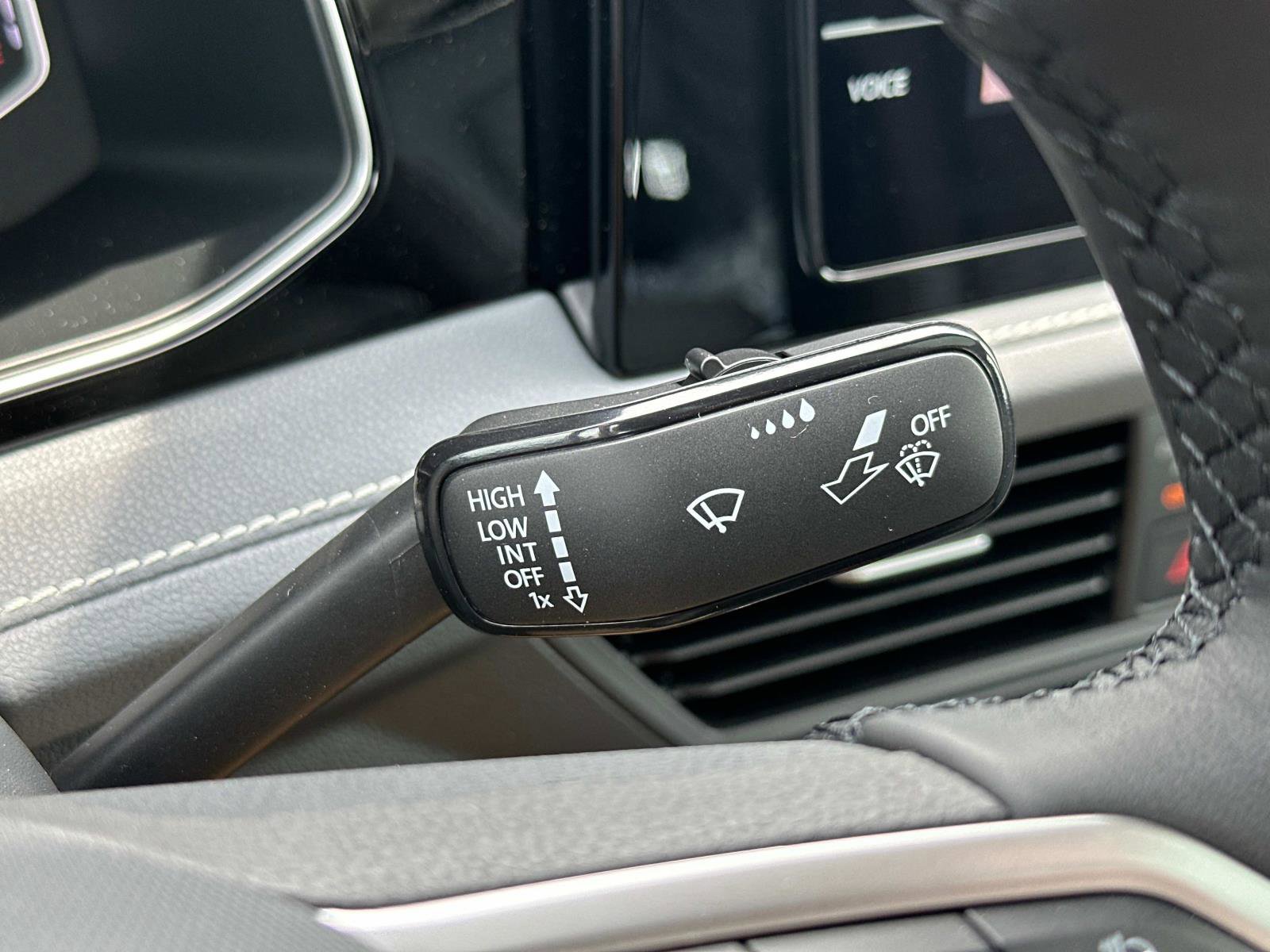 New 2025 Volkswagen Jetta SEL image 25