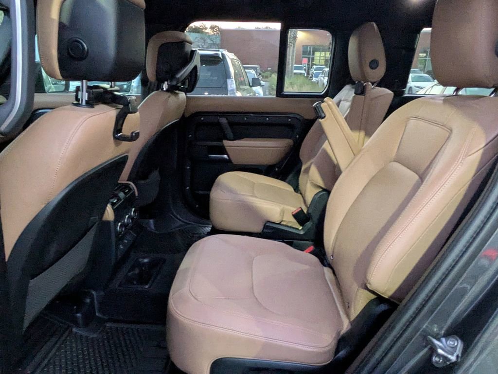 Used 2025 Land Rover Defender 130 S image 14