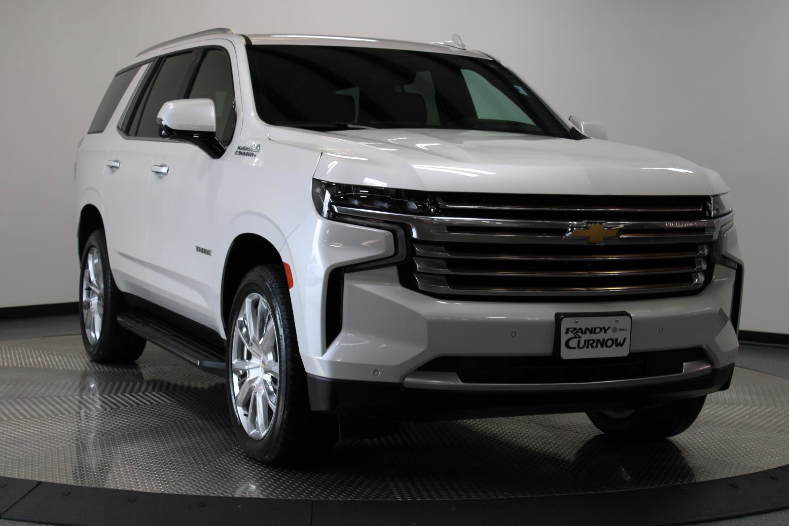 Used 2024 Chevrolet Tahoe High Country image 3