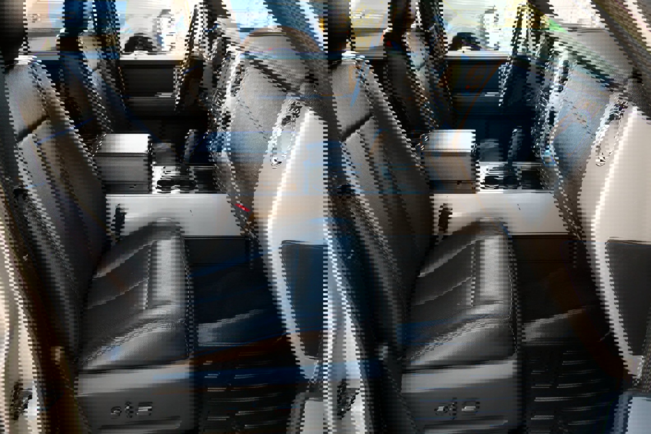 Used 2017 Ford Expedition XLT w/ Equipment Group 202A RWD image 36