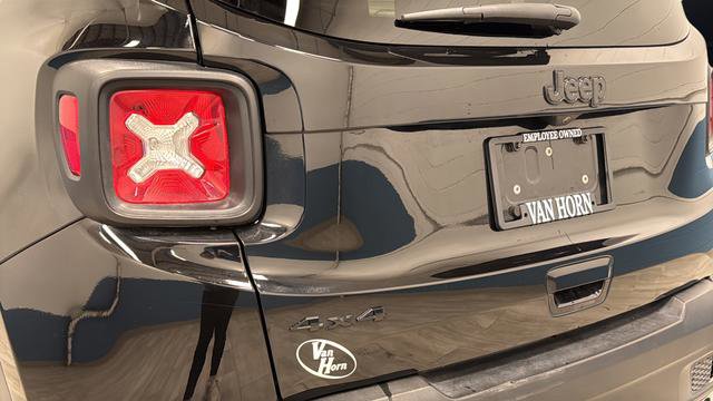 Used 2023 Jeep Renegade Altitude image 33