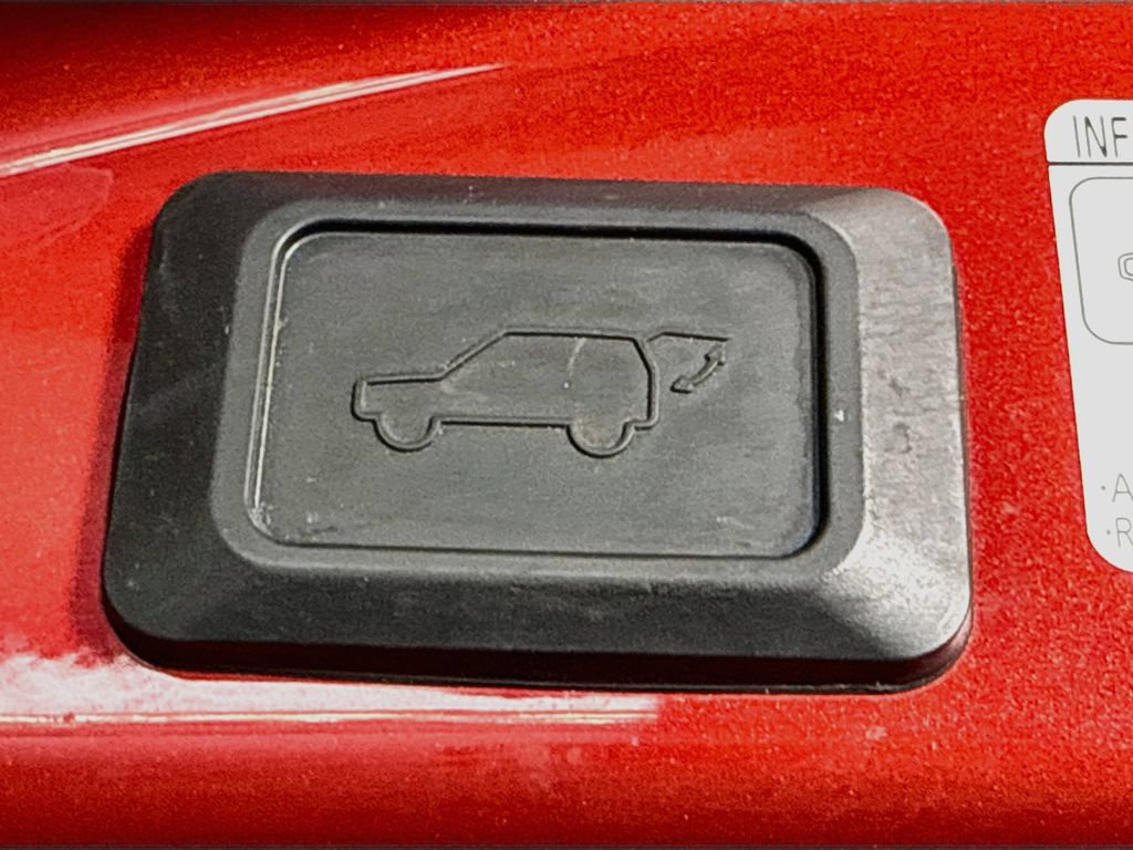Used 2017 Toyota RAV4 XLE FWD image 28