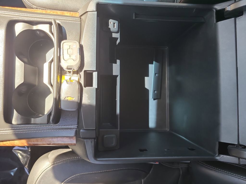 Used 2018 Chevrolet Tahoe Premier AWD/4WD image 38