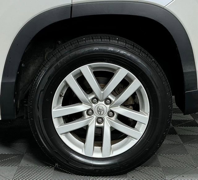 Used 2015 Toyota Highlander LE FWD image 10