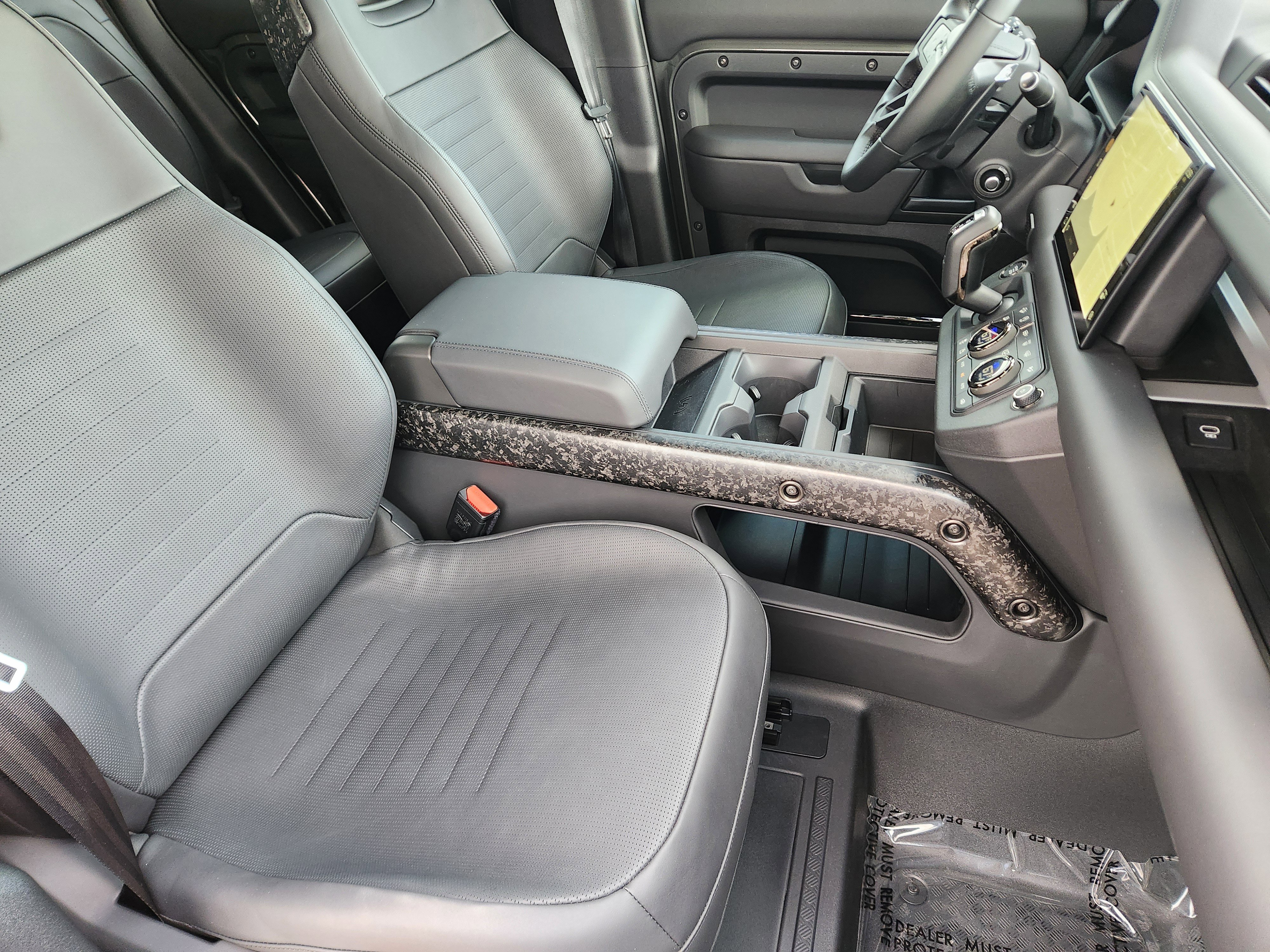 Certified 2025 Land Rover Defender 110 image 15