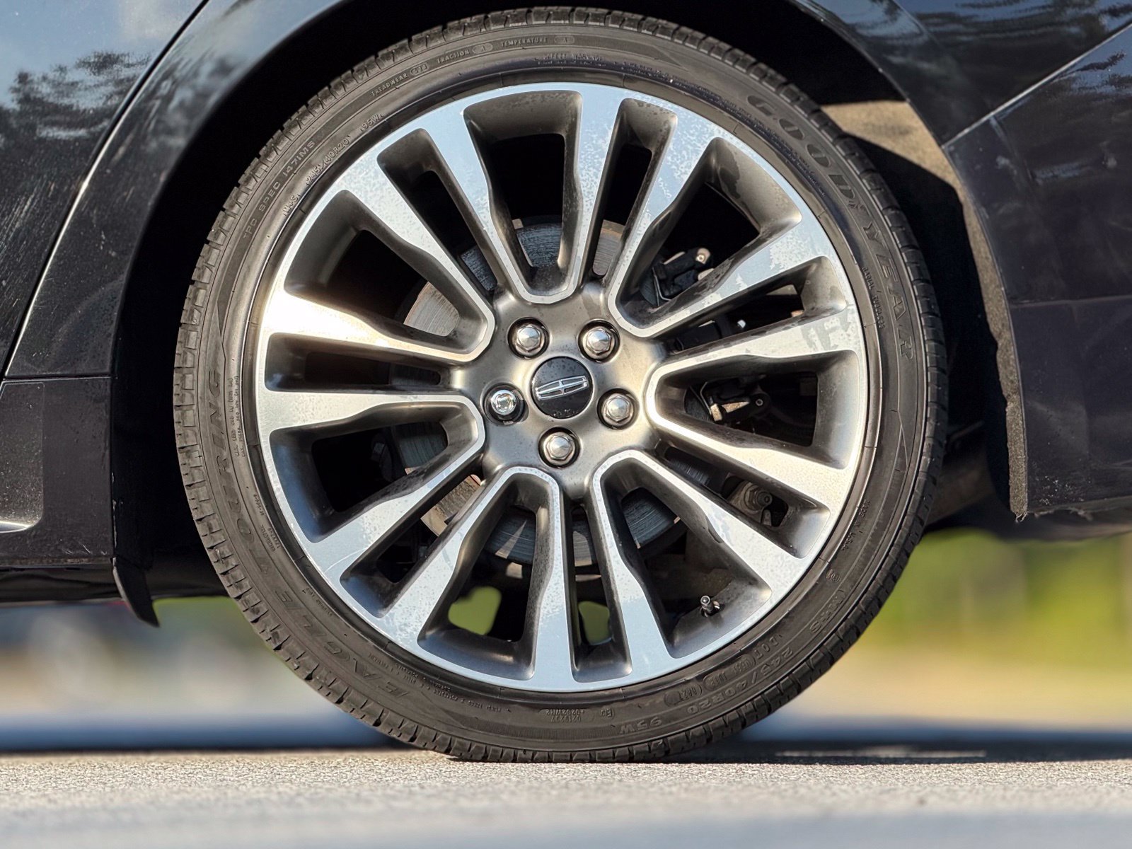 Used 2020 Lincoln Continental AWD w/ Premium Package image 21