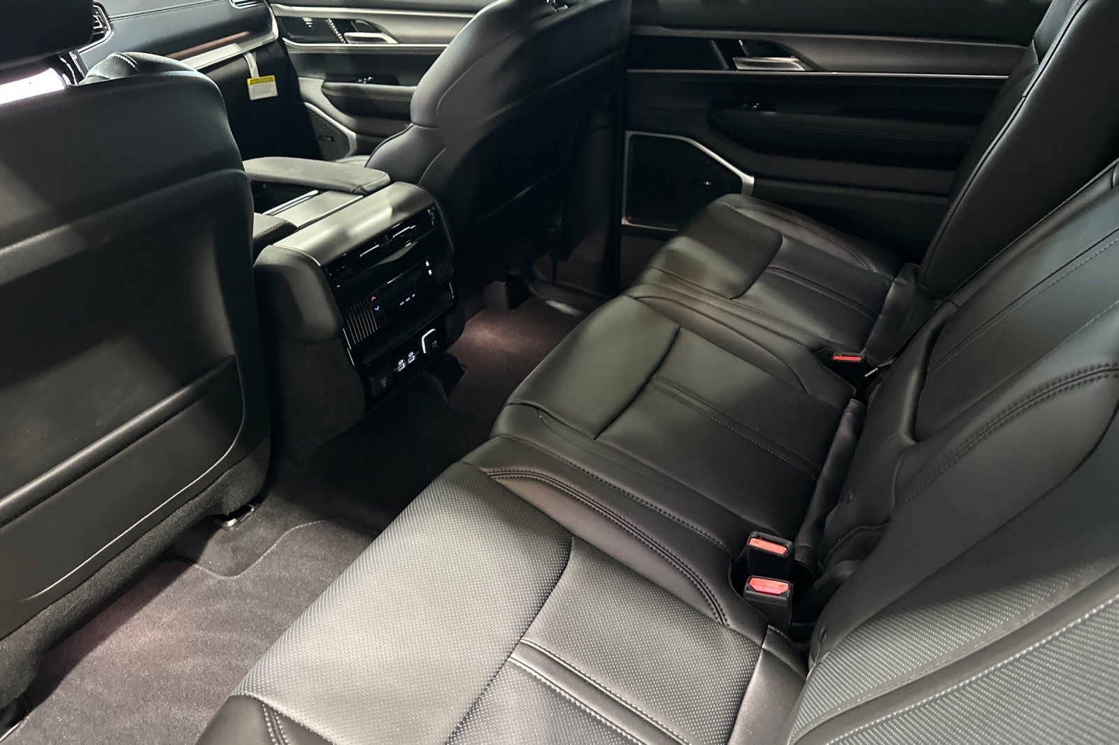 New 2025 Jeep Wagoneer 4WD image 13