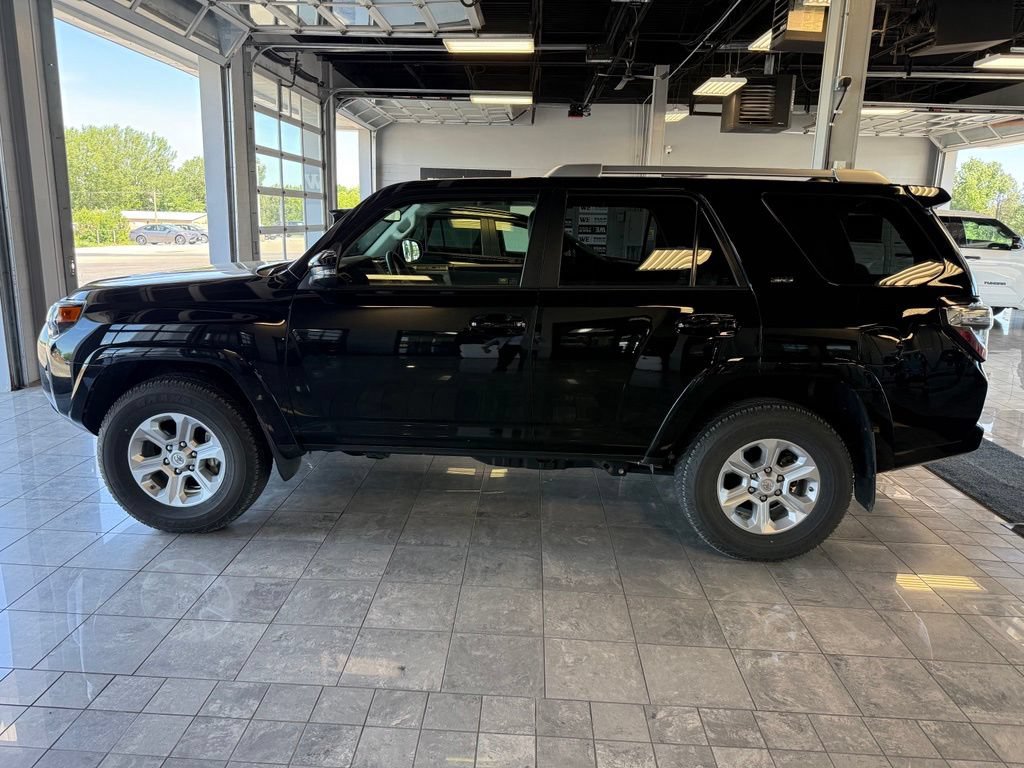 Used 2018 Toyota 4Runner SR5 Premium AWD/4WD image 1